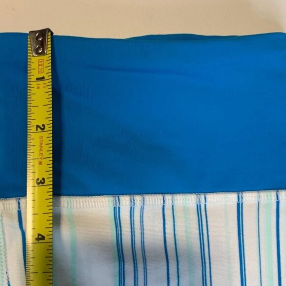 Never worn Lululemon Cropped Leggings – White & Blue Stripe – Size 8 - Picture 6 of 8